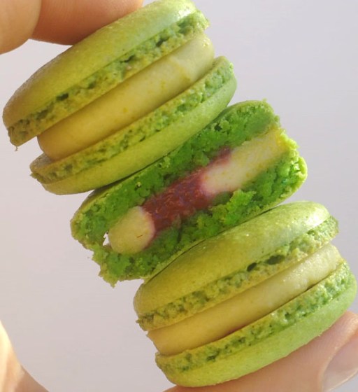 comprar macarons frambuesa pistacho